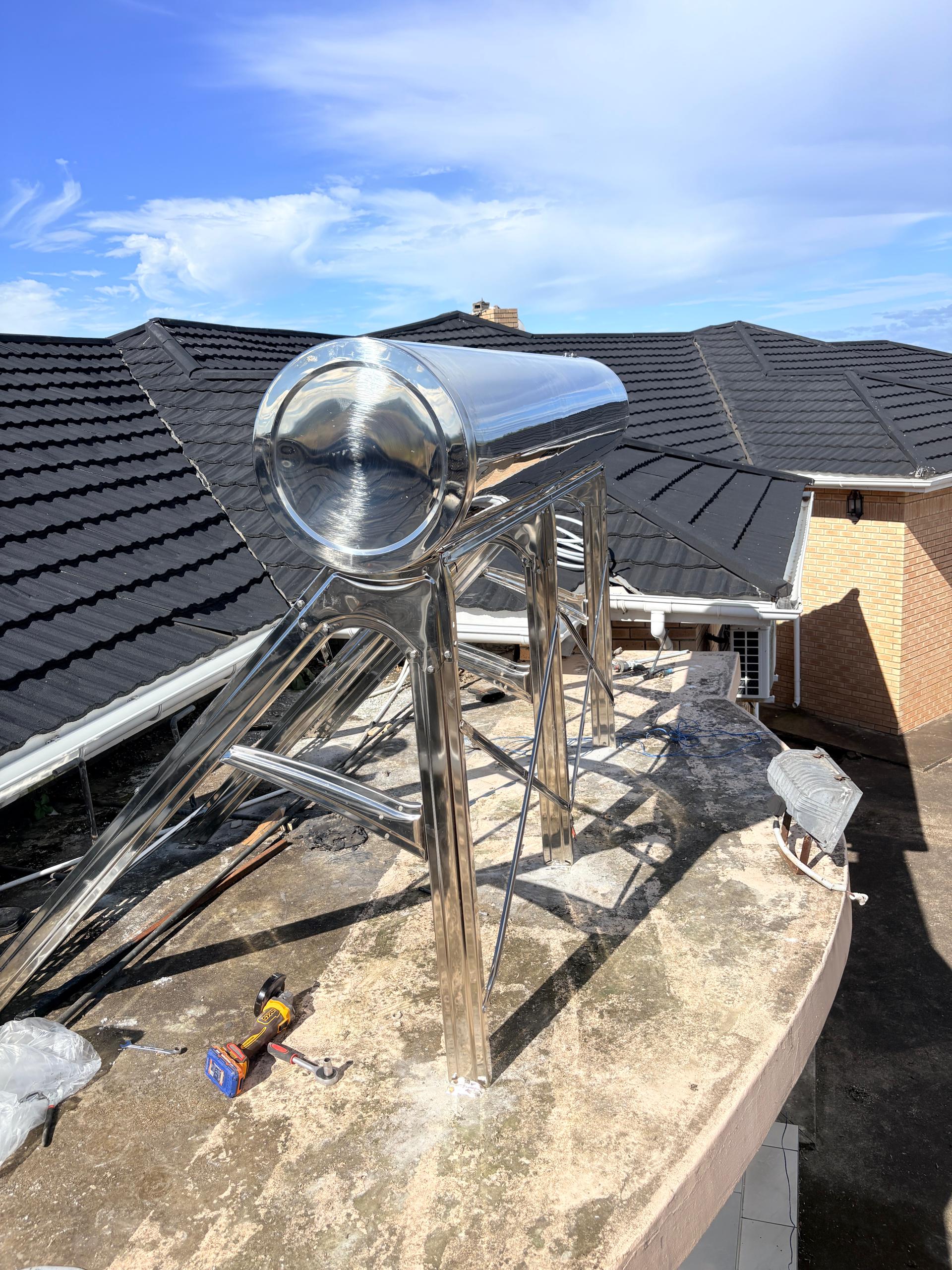 Solar geyser installation